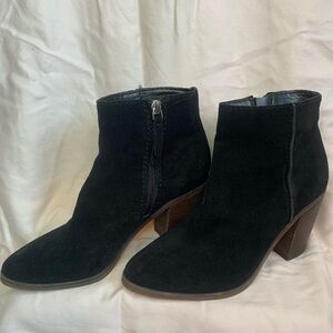 Aldo Black Leather Ankle Boot w/ brown heel